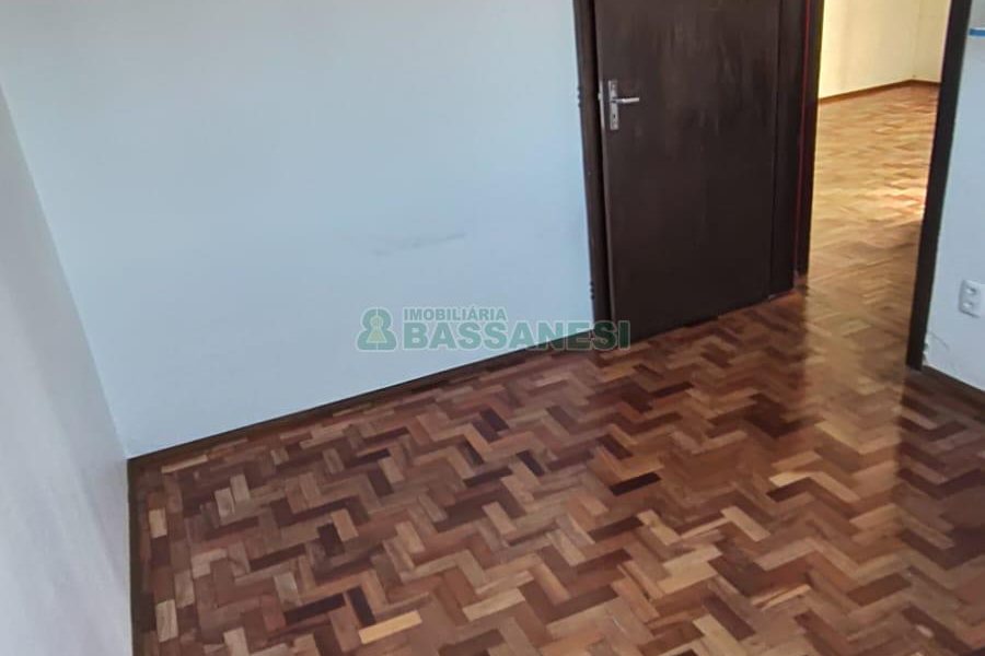Apartamento com 84m², 2 dormitórios, 1 vaga, no bairro De Lazzer em Caxias do Sul para Comprar