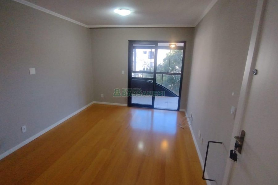 Apartamento com 100m², 3 dormitórios, 3 vagas, no bairro Centro em Caxias do Sul para Comprar