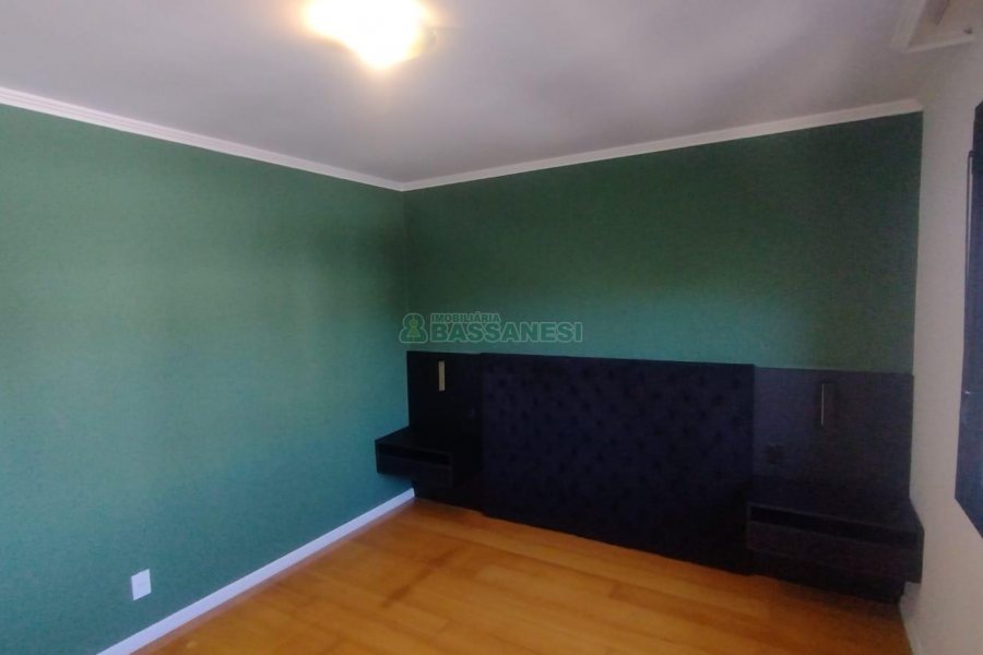 Apartamento com 100m², 3 dormitórios, 3 vagas, no bairro Centro em Caxias do Sul para Comprar