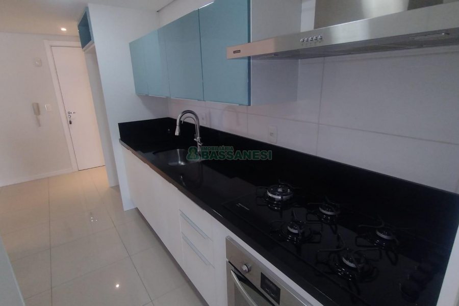 Apartamento com 82m², 2 dormitórios, 2 vagas, no bairro Villagio Iguatemi em Caxias do Sul para Comprar