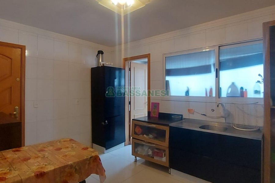 Apartamento com 273m², 2 dormitórios, 2 vagas, no bairro Pio X em Caxias do Sul para Alugar ou Comprar