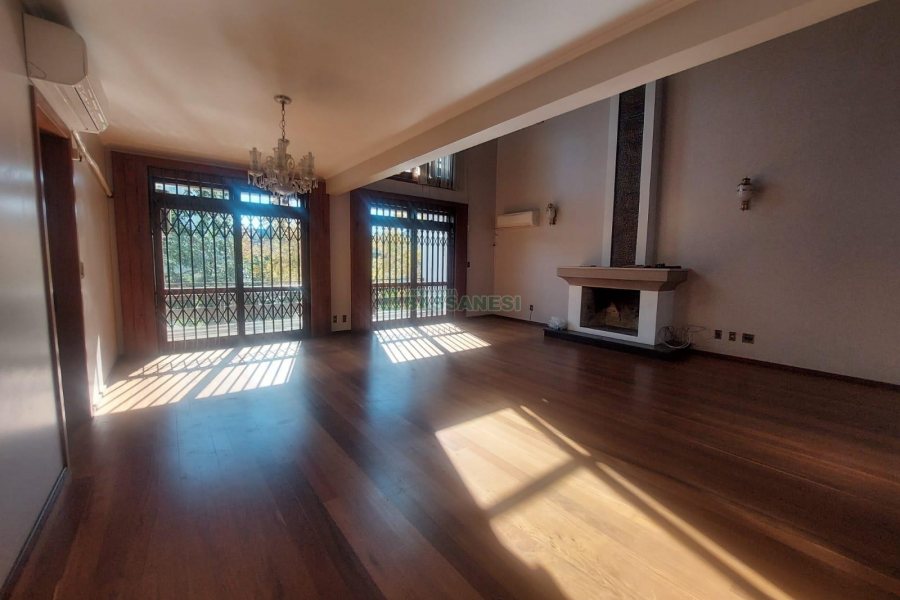 Casa Comercial com 270m², 3 dormitórios, 3 vagas, no bairro Santa Catarina em Caxias do Sul para Alugar