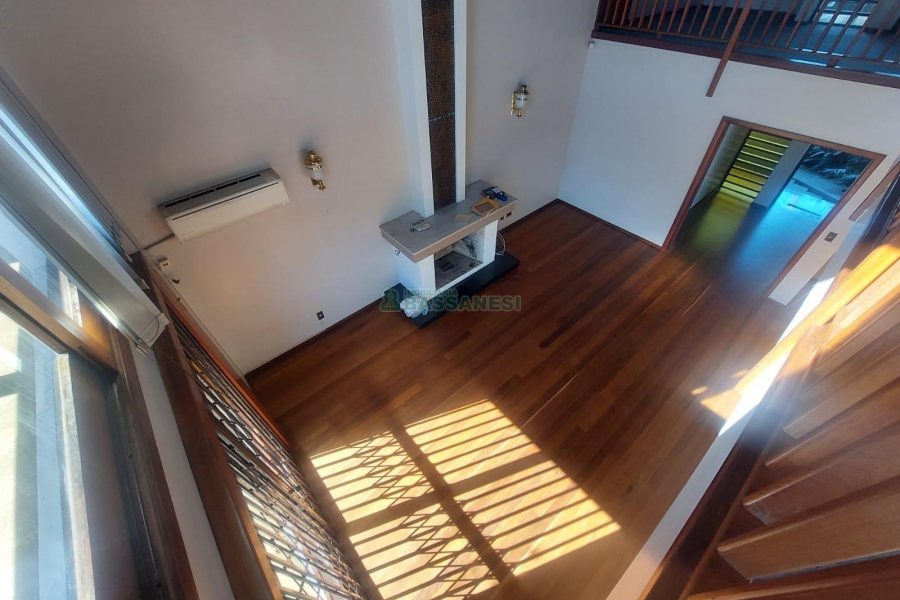 Casa Comercial com 270m², 3 dormitórios, 3 vagas, no bairro Santa Catarina em Caxias do Sul para Alugar