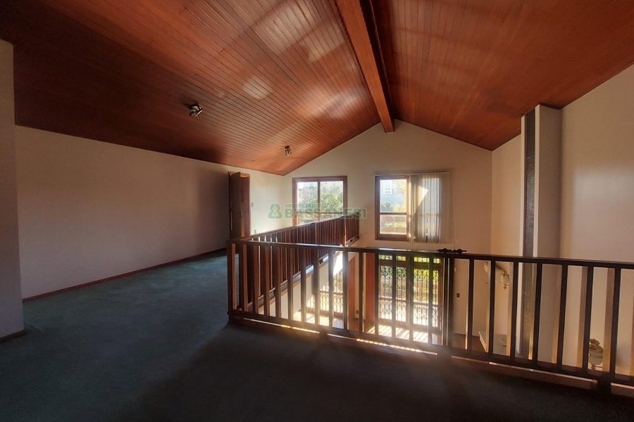 Casa Comercial com 270m², 3 dormitórios, 3 vagas, no bairro Santa Catarina em Caxias do Sul para Alugar