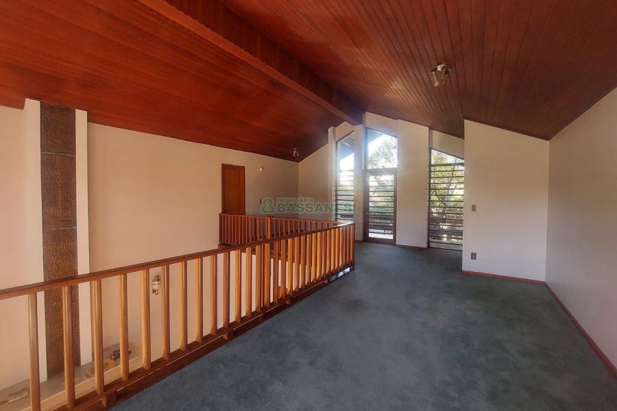 Casa Comercial com 270m², 3 dormitórios, 3 vagas, no bairro Santa Catarina em Caxias do Sul para Alugar