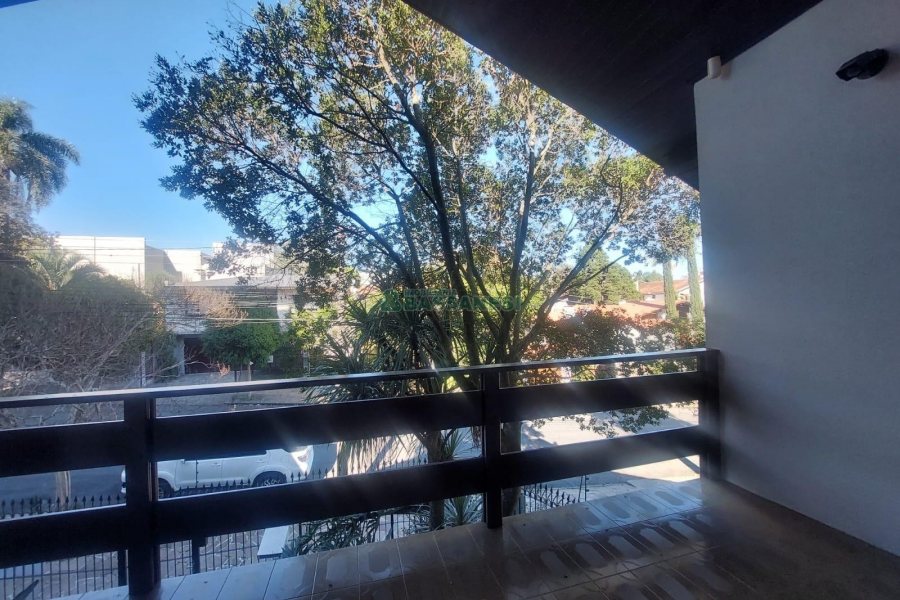 Casa Comercial com 270m², 3 dormitórios, 3 vagas, no bairro Santa Catarina em Caxias do Sul para Alugar