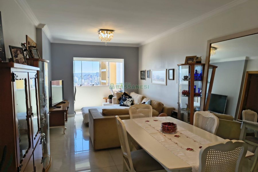 Apartamento com 94m², 3 dormitórios, 2 vagas, no bairro Rio Branco em Caxias do Sul para Comprar