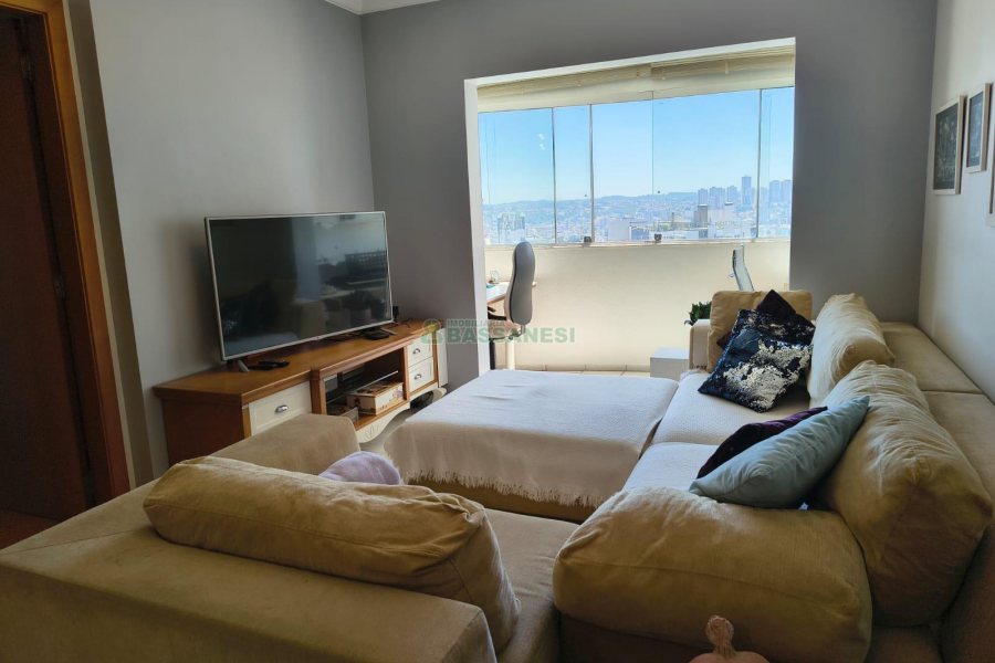 Apartamento com 94m², 3 dormitórios, 2 vagas, no bairro Rio Branco em Caxias do Sul para Comprar