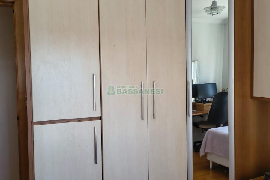 Apartamento com 94m², 3 dormitórios, 2 vagas, no bairro Rio Branco em Caxias do Sul para Comprar