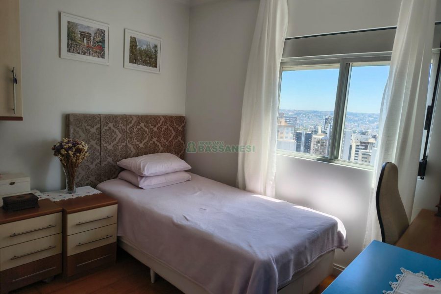 Apartamento com 94m², 3 dormitórios, 2 vagas, no bairro Rio Branco em Caxias do Sul para Comprar