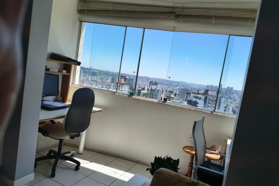 Apartamento com 94m², 3 dormitórios, 2 vagas, no bairro Rio Branco em Caxias do Sul para Comprar