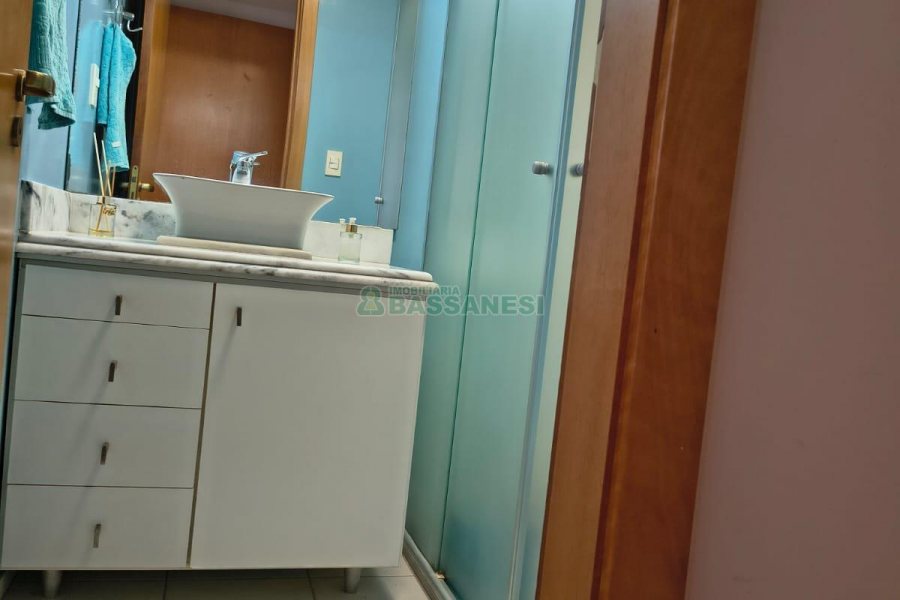 Apartamento com 94m², 3 dormitórios, 2 vagas, no bairro Rio Branco em Caxias do Sul para Comprar