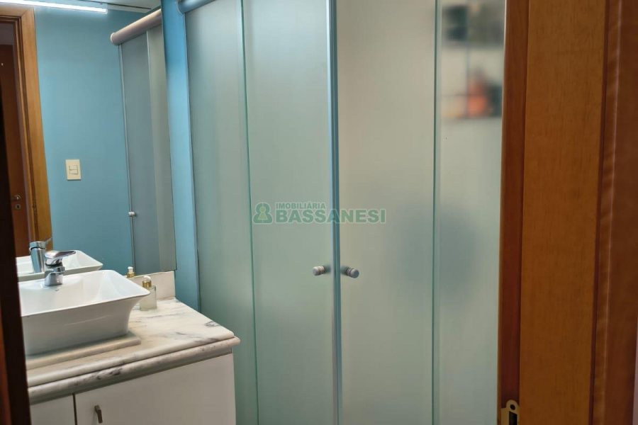 Apartamento com 94m², 3 dormitórios, 2 vagas, no bairro Rio Branco em Caxias do Sul para Comprar