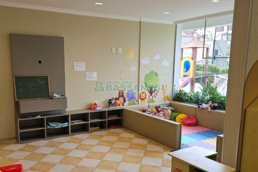 Apartamento com 94m², 3 dormitórios, 2 vagas, no bairro Rio Branco em Caxias do Sul para Comprar