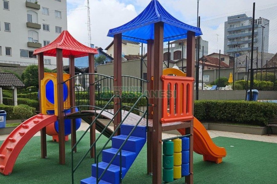 Apartamento com 94m², 3 dormitórios, 2 vagas, no bairro Rio Branco em Caxias do Sul para Comprar