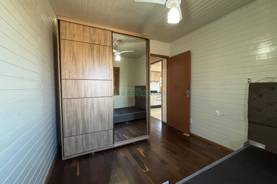 Casa com 82m², 2 dormitórios, 2 vagas, no bairro Rio Branco em Caxias do Sul para Alugar