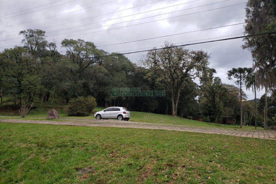 Terreno com 1091m², no bairro Monte Bérico em Caxias do Sul para Comprar