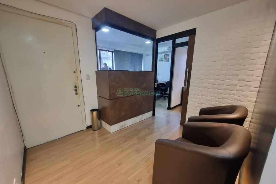 Sala Mobiliada com 47m², no bairro Centro em Caxias do Sul para Alugar