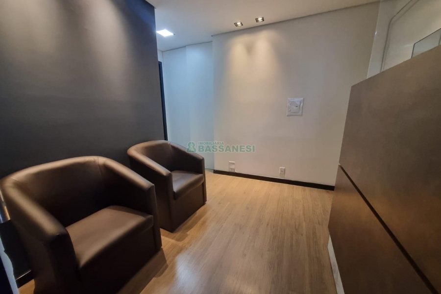 Sala Mobiliada com 47m², no bairro Centro em Caxias do Sul para Alugar