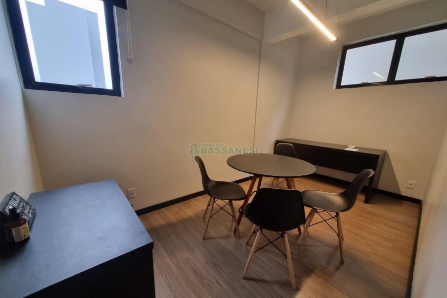 Sala Mobiliada com 47m², no bairro Centro em Caxias do Sul para Alugar