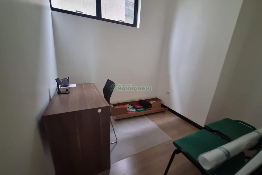 Sala Mobiliada com 47m², no bairro Centro em Caxias do Sul para Alugar