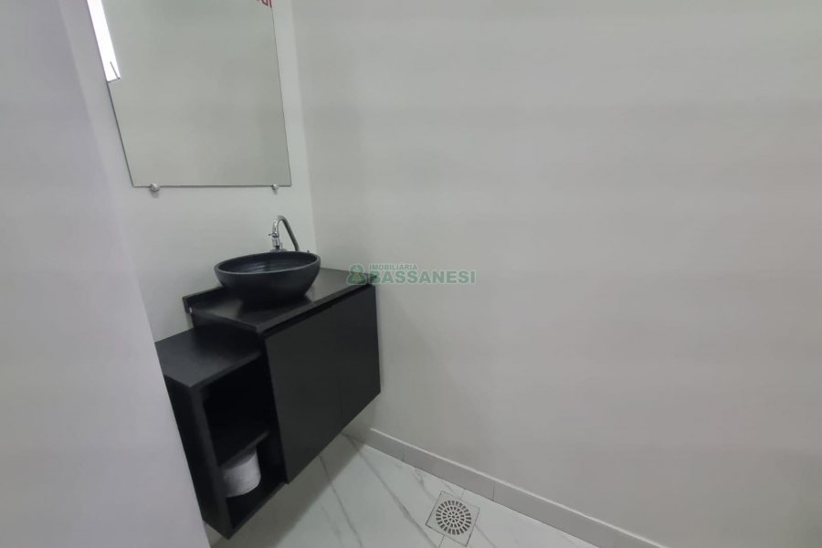 Sala Mobiliada com 47m², no bairro Centro em Caxias do Sul para Alugar
