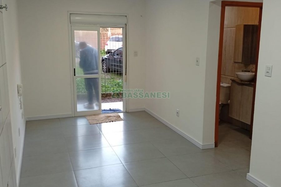 Apartamento com 48m², 2 dormitórios, 1 vaga, no bairro Desvio Rizzo em Caxias do Sul para Comprar