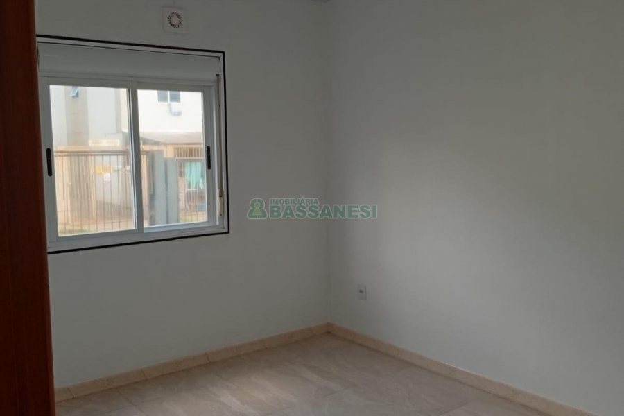 Apartamento com 48m², 2 dormitórios, 1 vaga, no bairro Desvio Rizzo em Caxias do Sul para Comprar