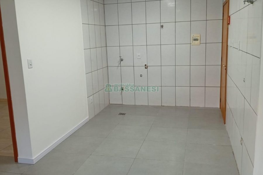 Apartamento com 48m², 2 dormitórios, 1 vaga, no bairro Desvio Rizzo em Caxias do Sul para Comprar
