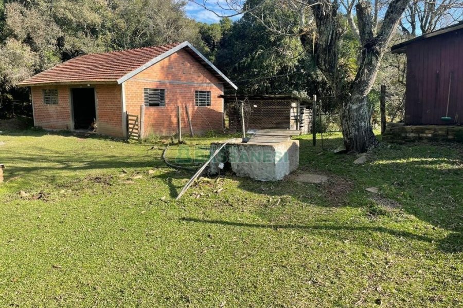 Casa Mobiliada com 300m², 3 dormitórios, 1 vaga, no bairro Vila Seca em Caxias do Sul para Alugar