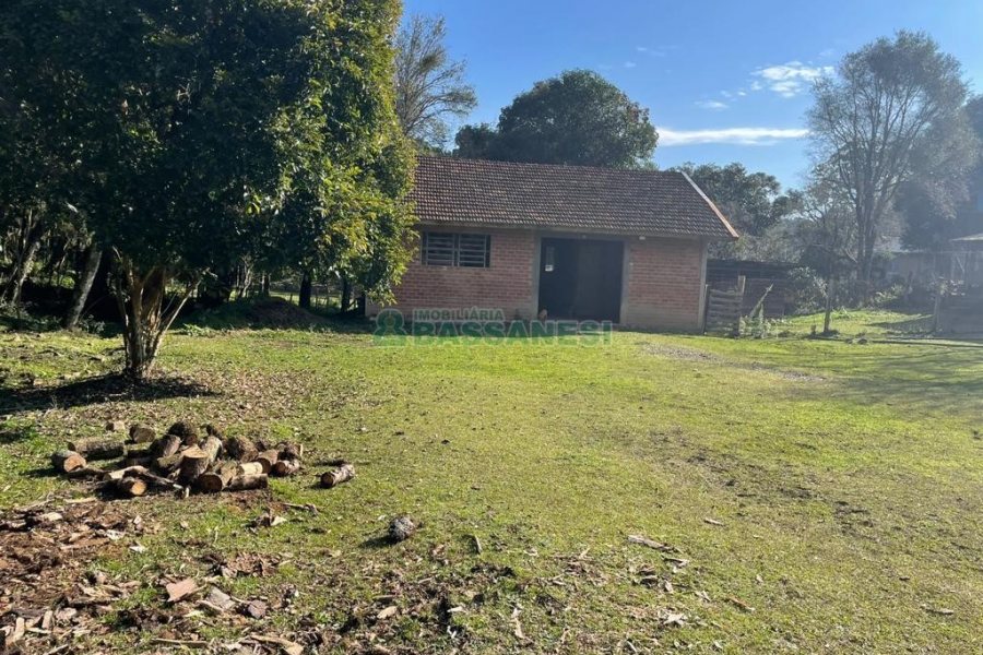 Casa Mobiliada com 300m², 3 dormitórios, 1 vaga, no bairro Vila Seca em Caxias do Sul para Alugar