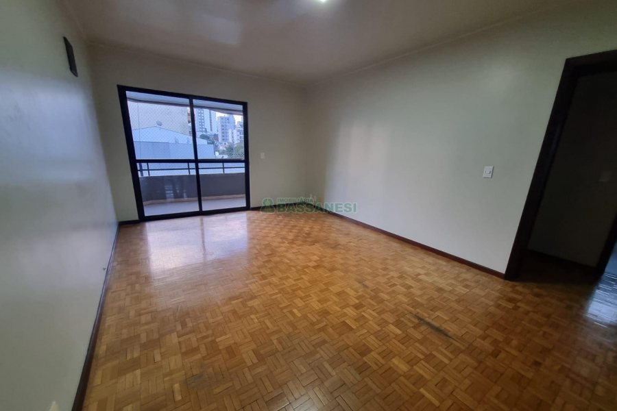 Apartamento com 100m², 3 dormitórios, 2 vagas, no bairro Panazzolo em Caxias do Sul para Alugar