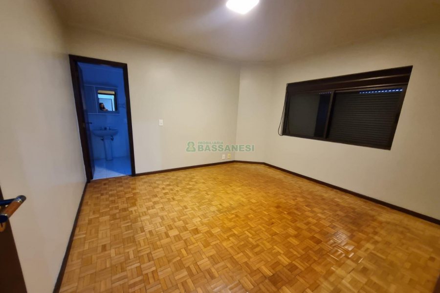 Apartamento com 100m², 3 dormitórios, 2 vagas, no bairro Panazzolo em Caxias do Sul para Alugar