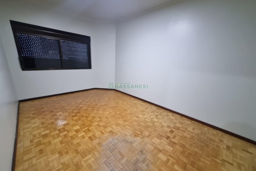 Apartamento com 100m², 3 dormitórios, 2 vagas, no bairro Panazzolo em Caxias do Sul para Alugar