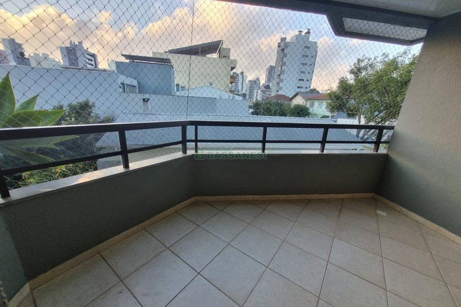 Apartamento com 100m², 3 dormitórios, 2 vagas, no bairro Panazzolo em Caxias do Sul para Alugar