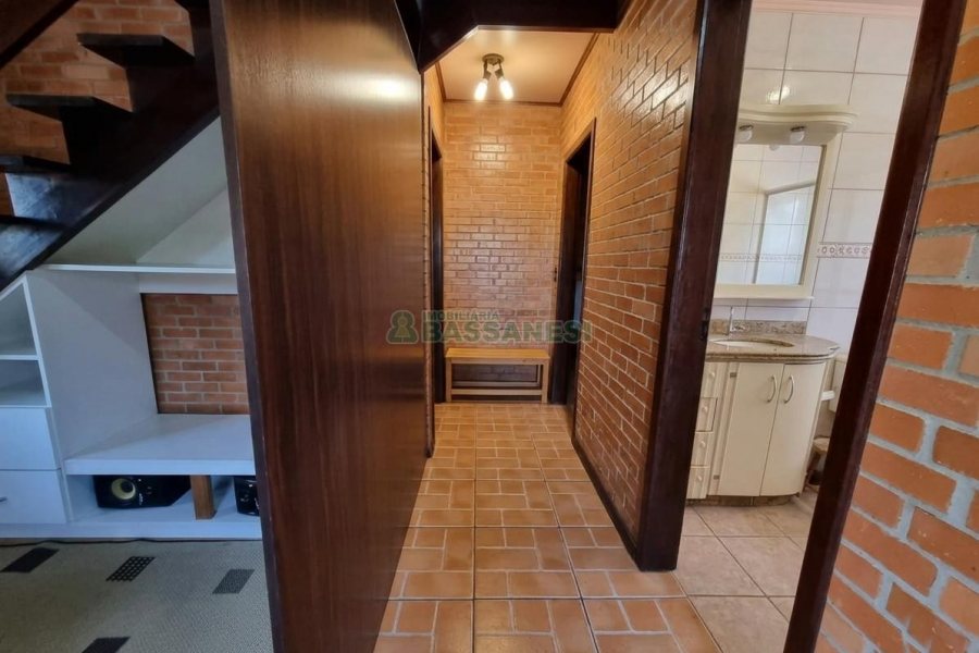 Casa com 366m², 5 dormitórios, 3 vagas, no bairro Desvio Rizzo em Caxias do Sul para Alugar