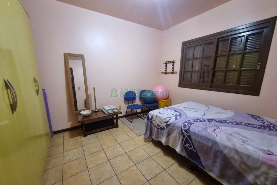 Casa com 366m², 5 dormitórios, 3 vagas, no bairro Desvio Rizzo em Caxias do Sul para Alugar