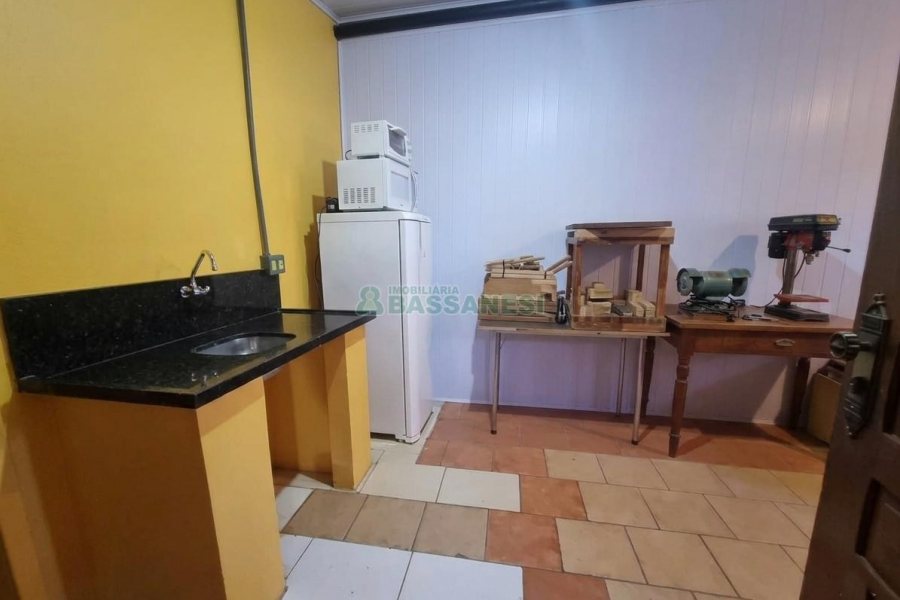 Casa com 366m², 5 dormitórios, 3 vagas, no bairro Desvio Rizzo em Caxias do Sul para Alugar