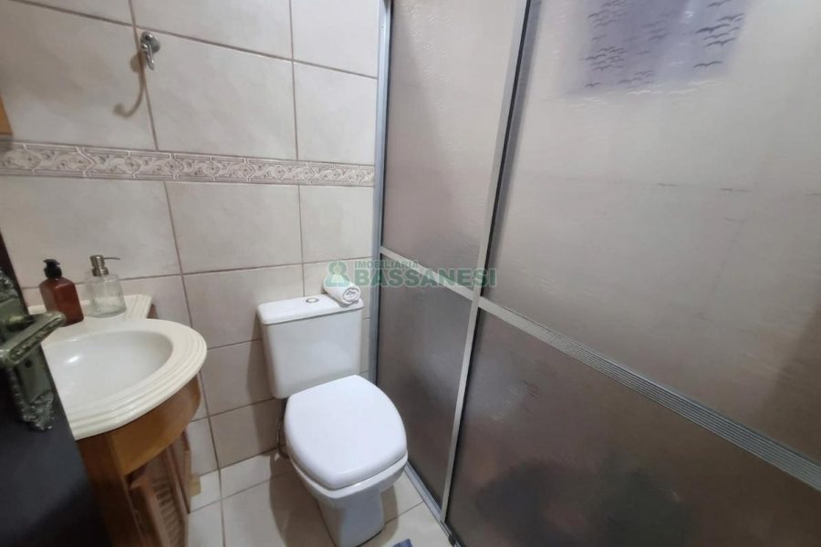Casa com 366m², 5 dormitórios, 3 vagas, no bairro Desvio Rizzo em Caxias do Sul para Alugar
