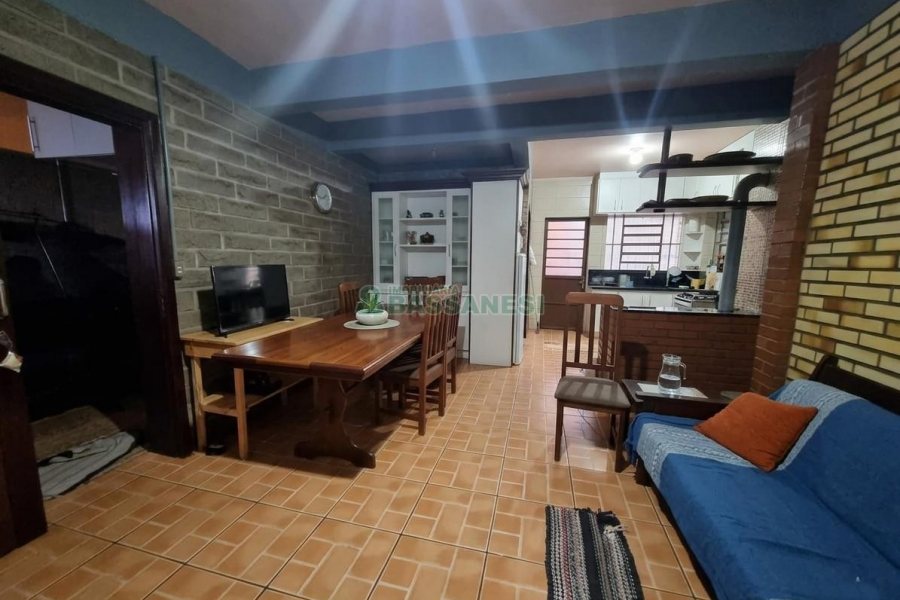 Casa com 366m², 5 dormitórios, 3 vagas, no bairro Desvio Rizzo em Caxias do Sul para Alugar
