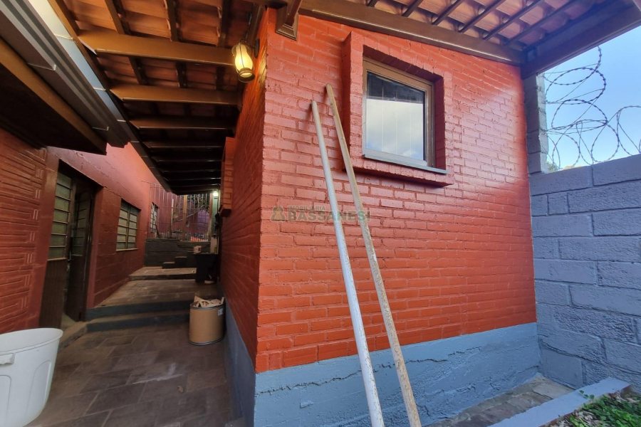 Casa com 366m², 5 dormitórios, 3 vagas, no bairro Desvio Rizzo em Caxias do Sul para Alugar