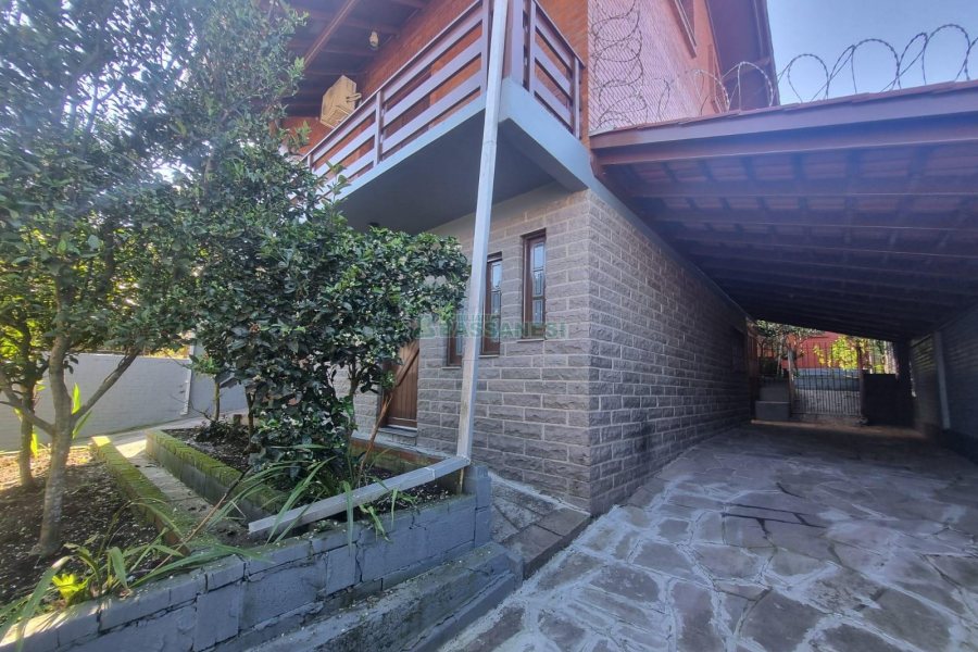 Casa com 366m², 5 dormitórios, 3 vagas, no bairro Desvio Rizzo em Caxias do Sul para Alugar
