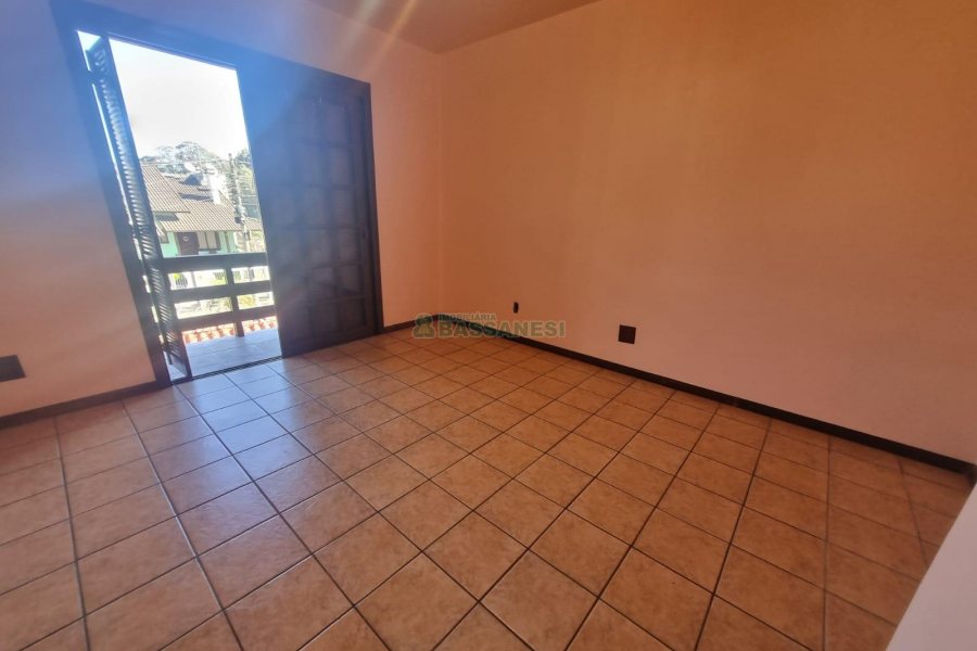 Casa com 366m², 5 dormitórios, 3 vagas, no bairro Desvio Rizzo em Caxias do Sul para Alugar