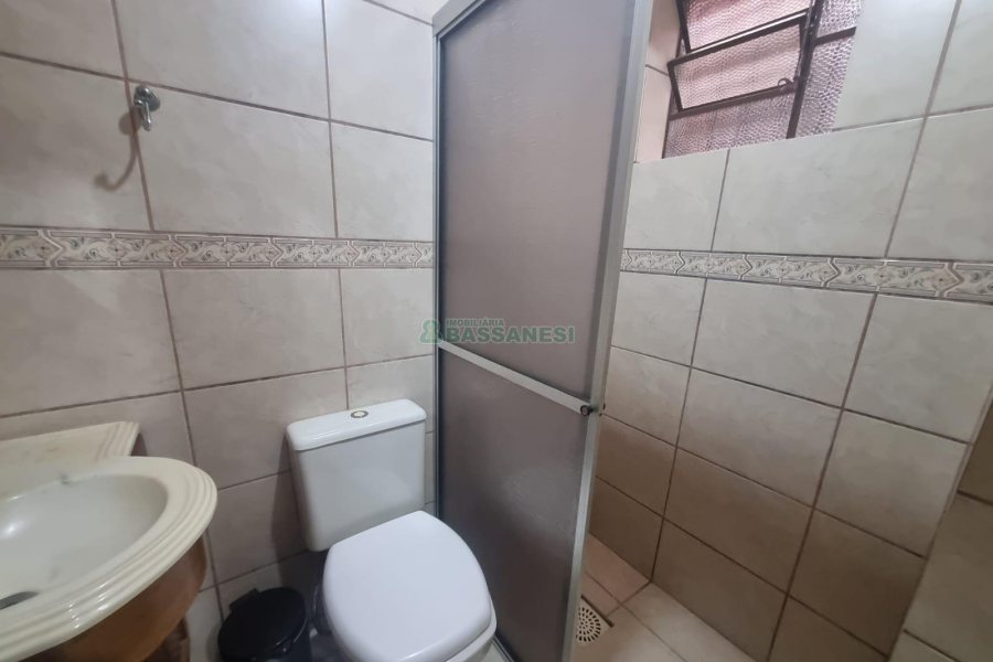 Casa com 366m², 5 dormitórios, 3 vagas, no bairro Desvio Rizzo em Caxias do Sul para Alugar