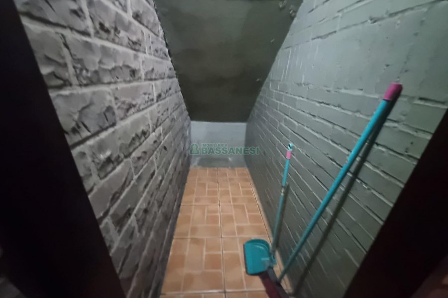 Casa com 366m², 5 dormitórios, 3 vagas, no bairro Desvio Rizzo em Caxias do Sul para Alugar