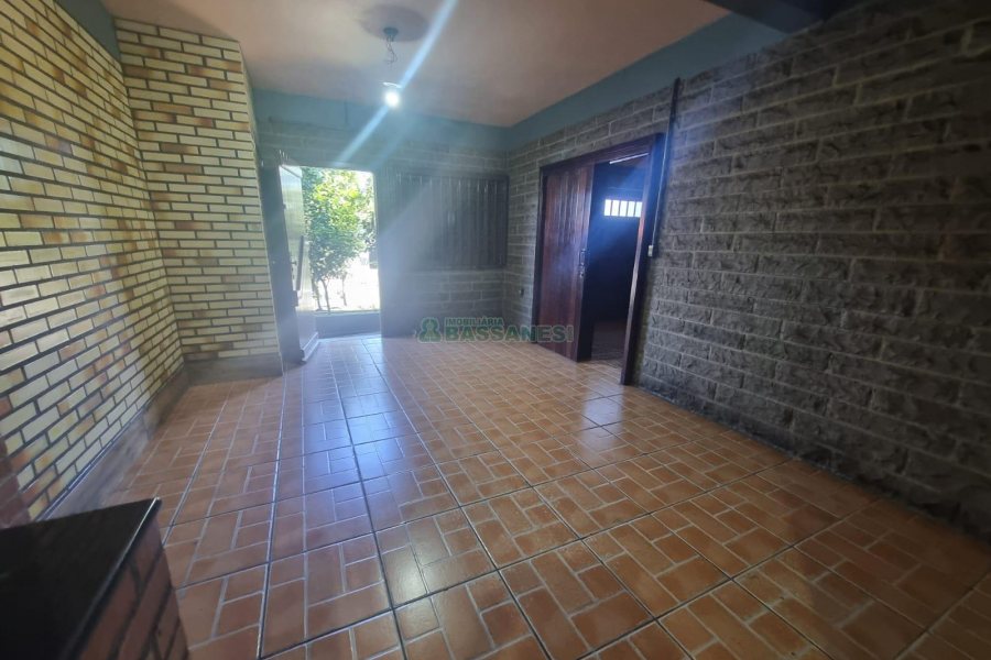Casa com 366m², 5 dormitórios, 3 vagas, no bairro Desvio Rizzo em Caxias do Sul para Alugar