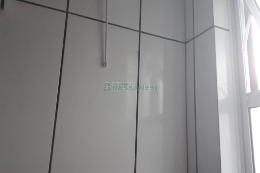 Apartamento com 62m², 2 dormitórios, 1 vaga, no bairro Vinhedos em Caxias do Sul para Alugar
