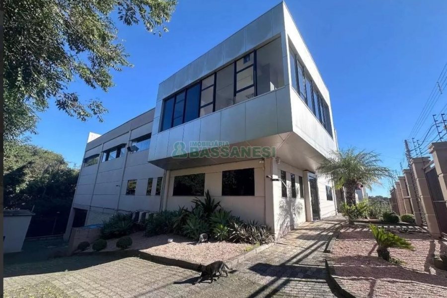 Pavilhão com 500m², 15 vagas, no bairro Charqueadas em Caxias do Sul para Alugar