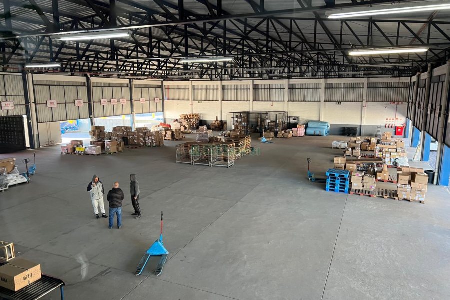 Pavilhão com 1622m², no bairro Santa Fé em Caxias do Sul para Alugar