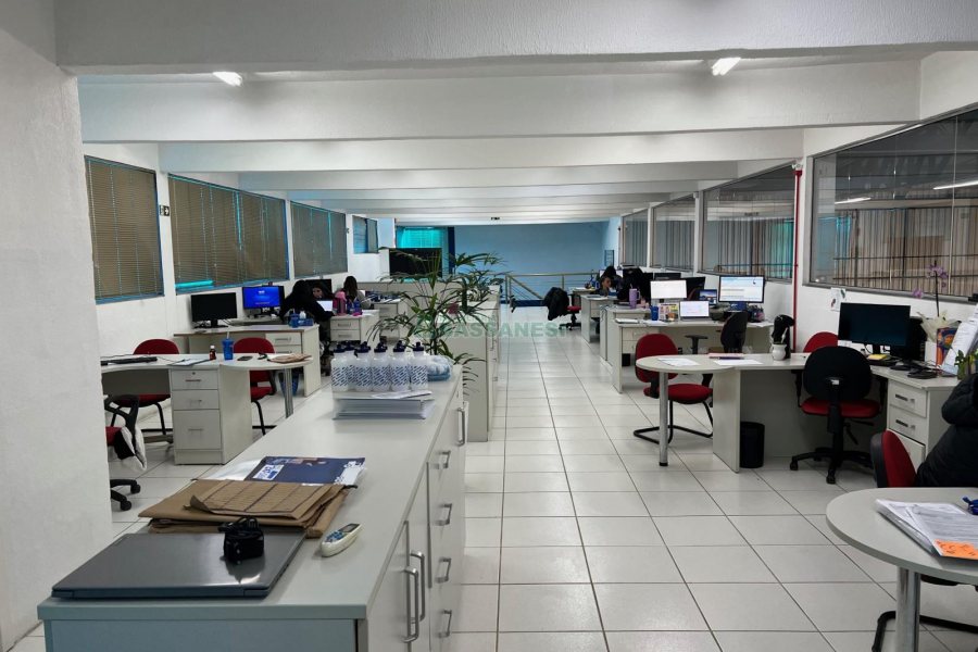 Pavilhão com 1622m², no bairro Santa Fé em Caxias do Sul para Alugar